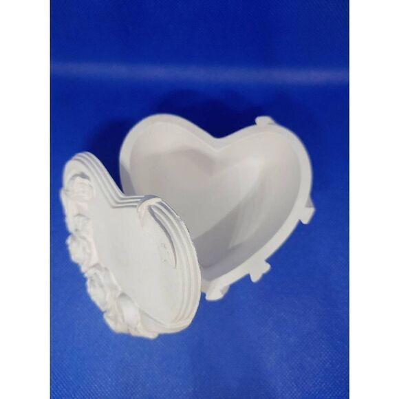 Raw Plaster Heart Trinket Box - Picture 4 of 12
